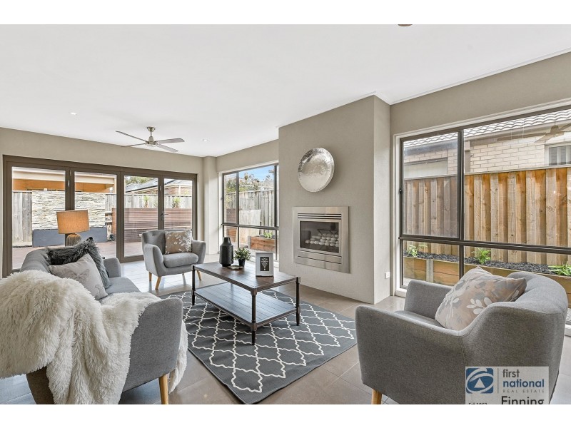 14 Stanford Street, Cranbourne West VIC 3977