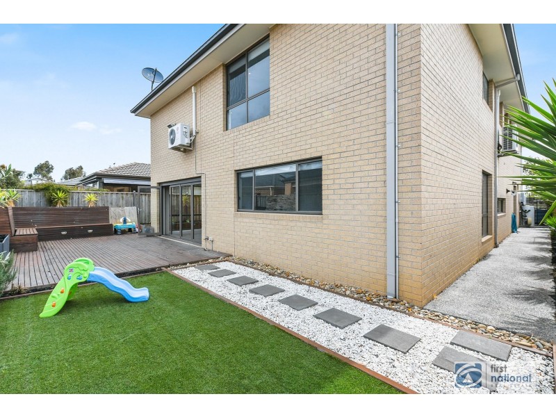 14 Stanford Street, Cranbourne West VIC 3977
