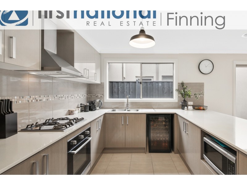 7 Hurdle Street, Clyde North VIC 3978