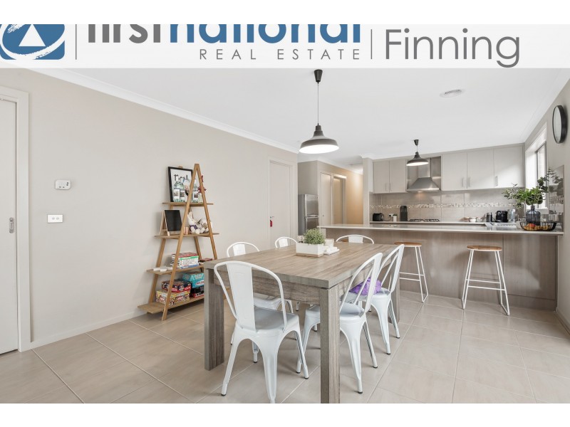 7 Hurdle Street, Clyde North VIC 3978