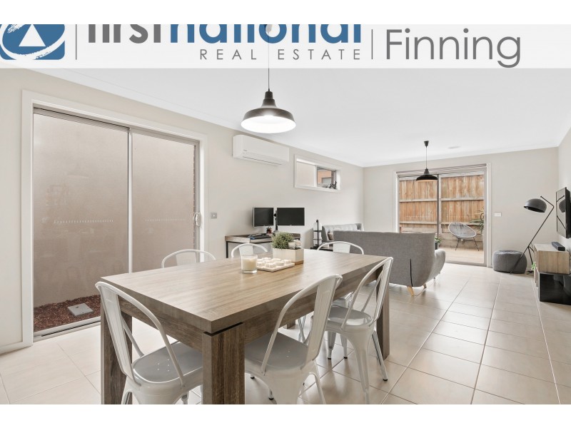 7 Hurdle Street, Clyde North VIC 3978