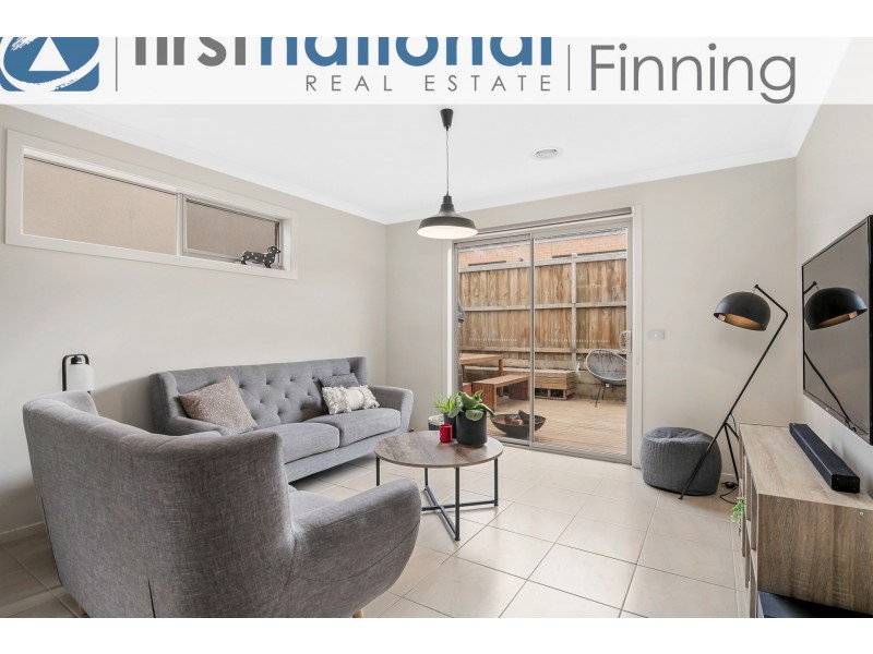 7 Hurdle Street, Clyde North VIC 3978