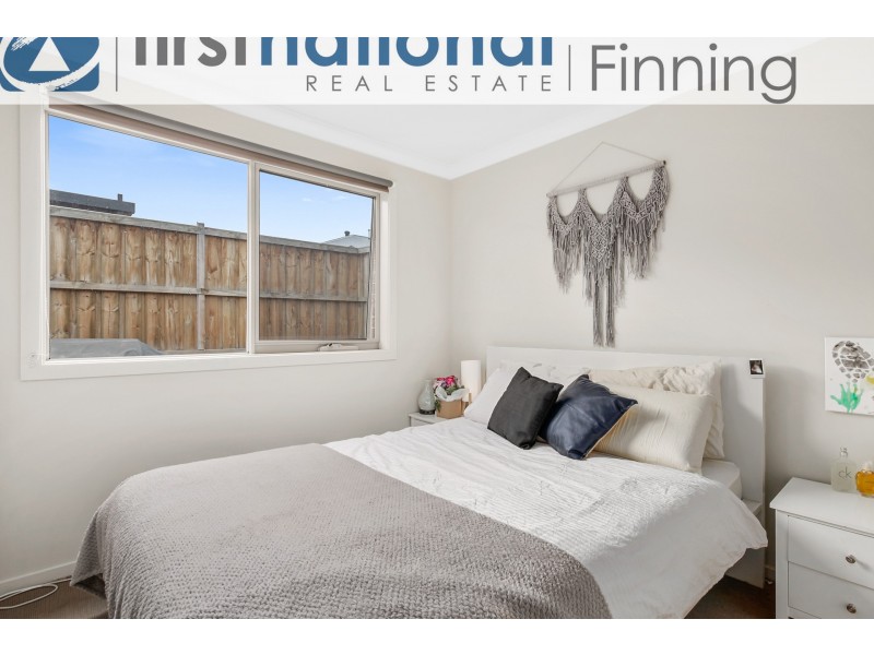 7 Hurdle Street, Clyde North VIC 3978