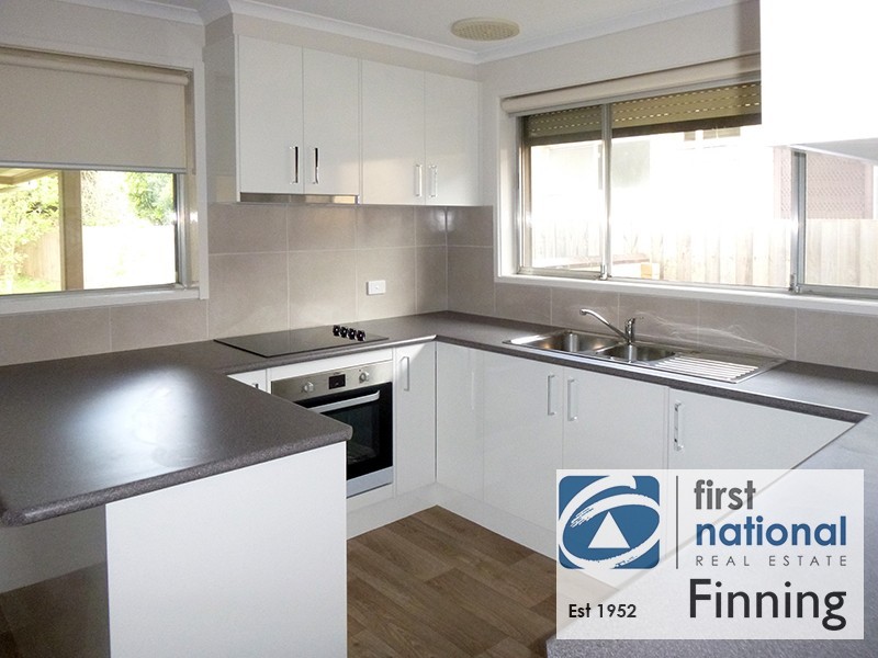 16 McLaren Avenue, Cranbourne VIC 3977