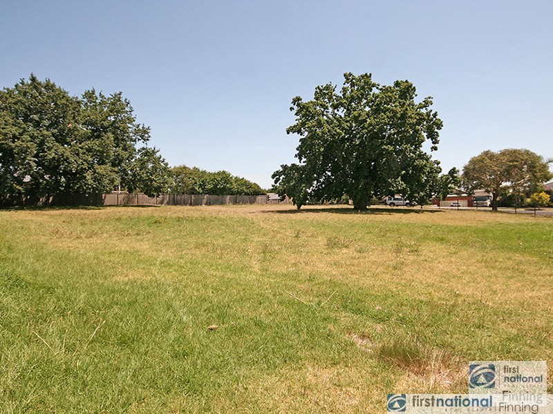 4 Hilda Way, Cranbourne VIC 3977