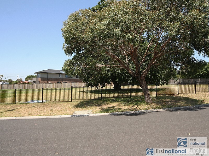 4 Hilda Way, Cranbourne VIC 3977