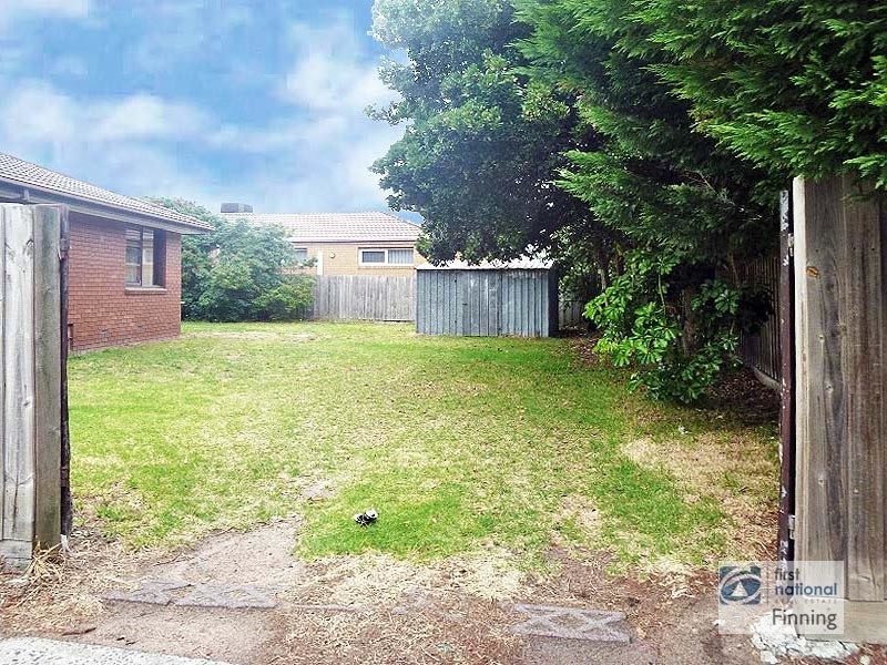 6 Wallace Road, Cranbourne VIC 3977