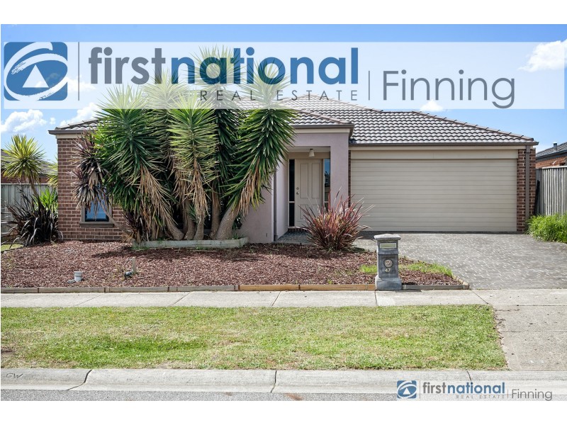 47 Flametree Circuit, Cranbourne VIC 3977