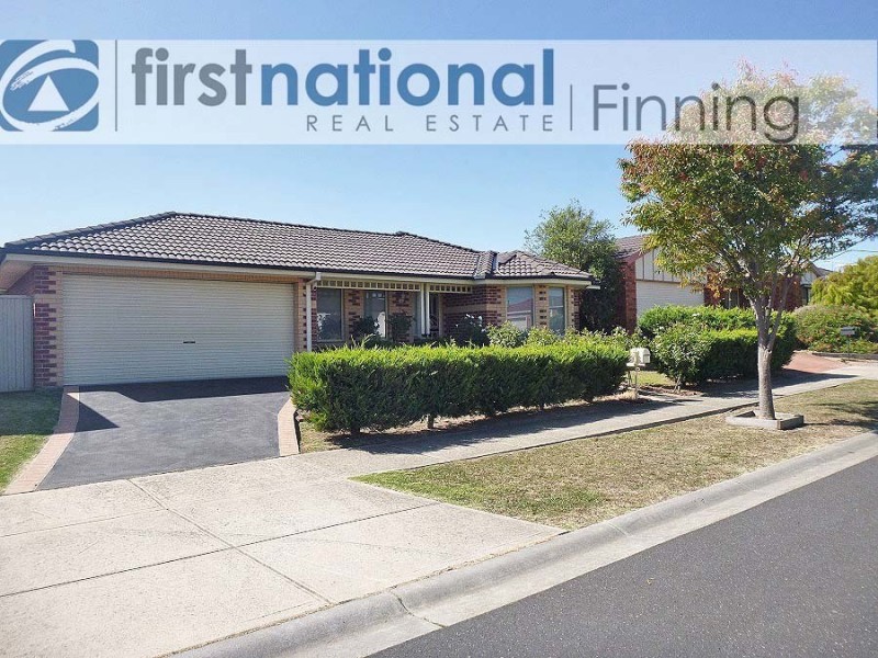 8 Gatehouse Drive, Cranbourne East VIC 3977