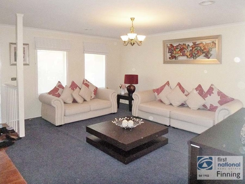 8 Gatehouse Drive, Cranbourne East VIC 3977