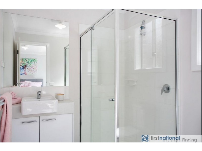 10 Fenway Boulevard, Clyde North VIC 3978