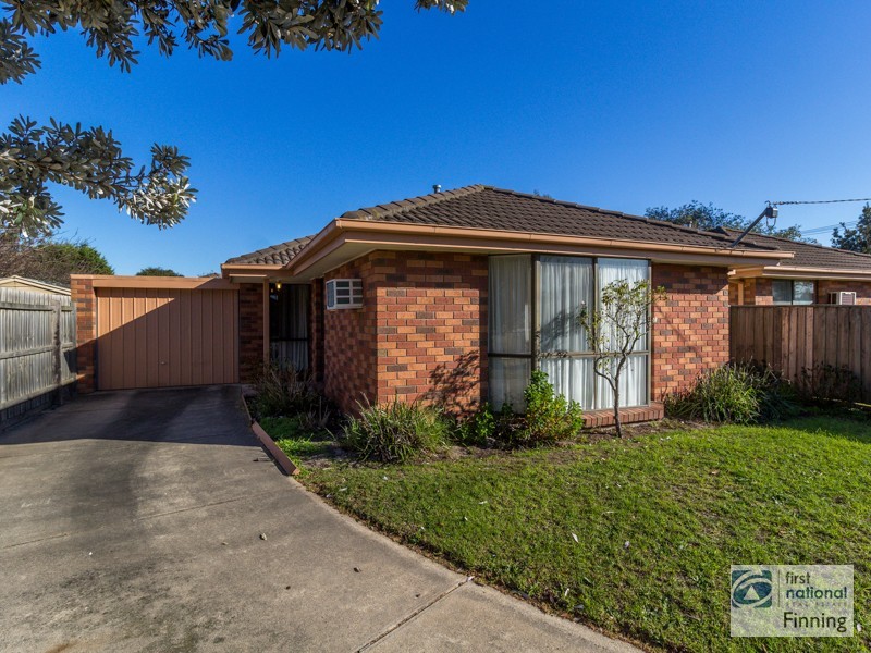 2/2 Lawson Close, Cranbourne VIC 3977