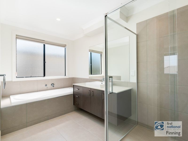 9 Pony Court, Cranbourne East VIC 3977