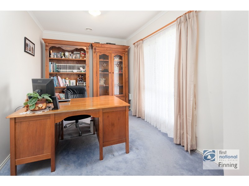 4 Elk Turn, Cranbourne VIC 3977