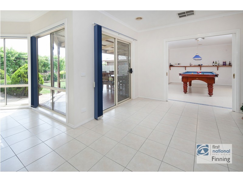 4 Elk Turn, Cranbourne VIC 3977