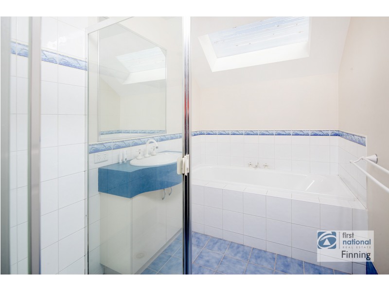 4 Elk Turn, Cranbourne VIC 3977