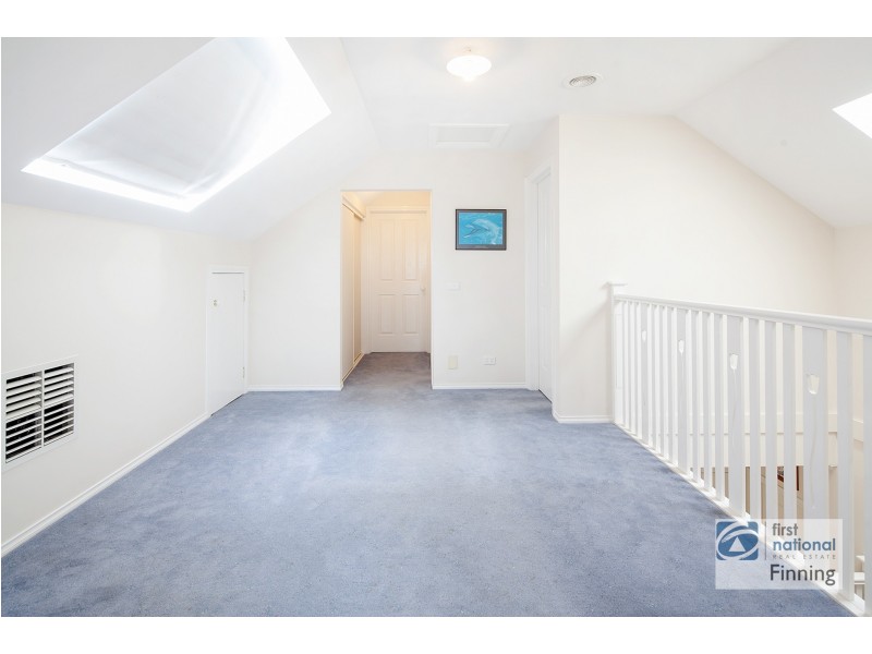4 Elk Turn, Cranbourne VIC 3977