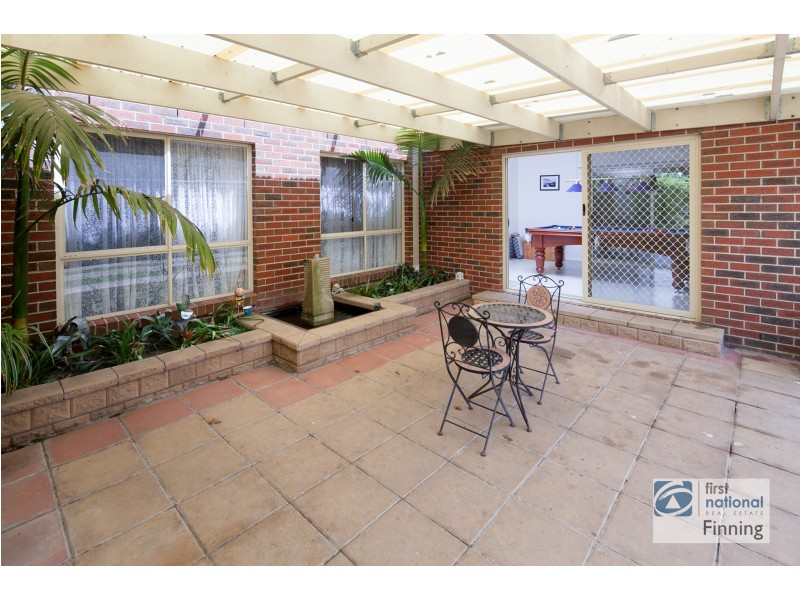 4 Elk Turn, Cranbourne VIC 3977