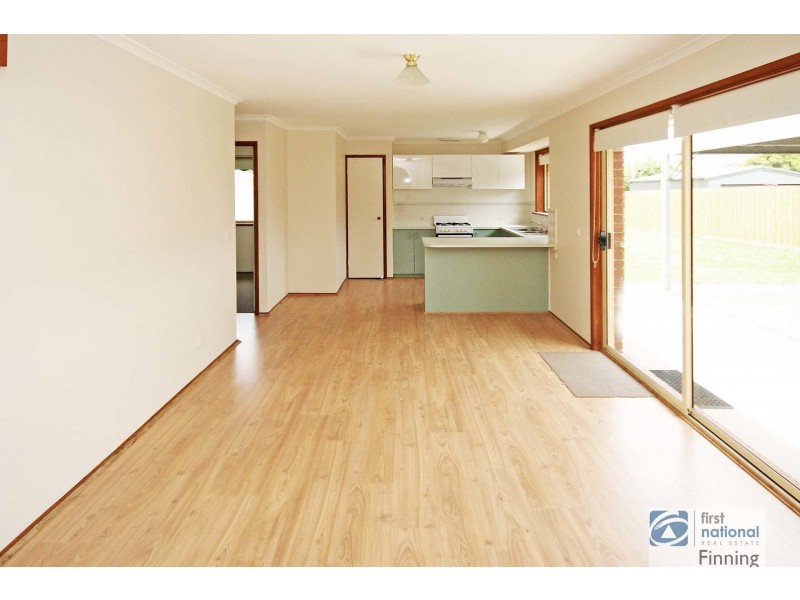 19 Balmoral Way, Pakenham VIC 3810