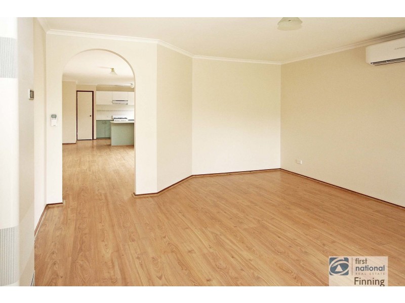 19 Balmoral Way, Pakenham VIC 3810