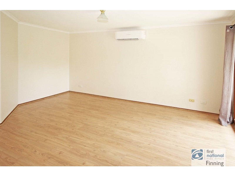 19 Balmoral Way, Pakenham VIC 3810