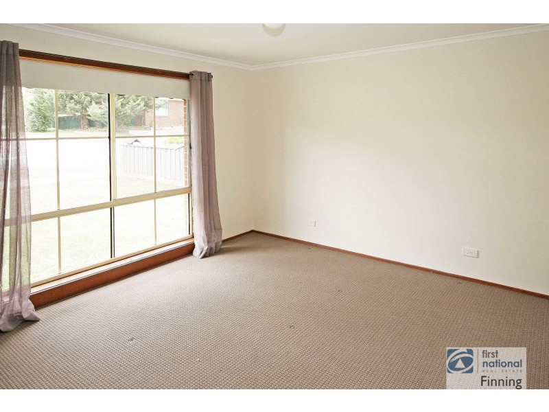 19 Balmoral Way, Pakenham VIC 3810