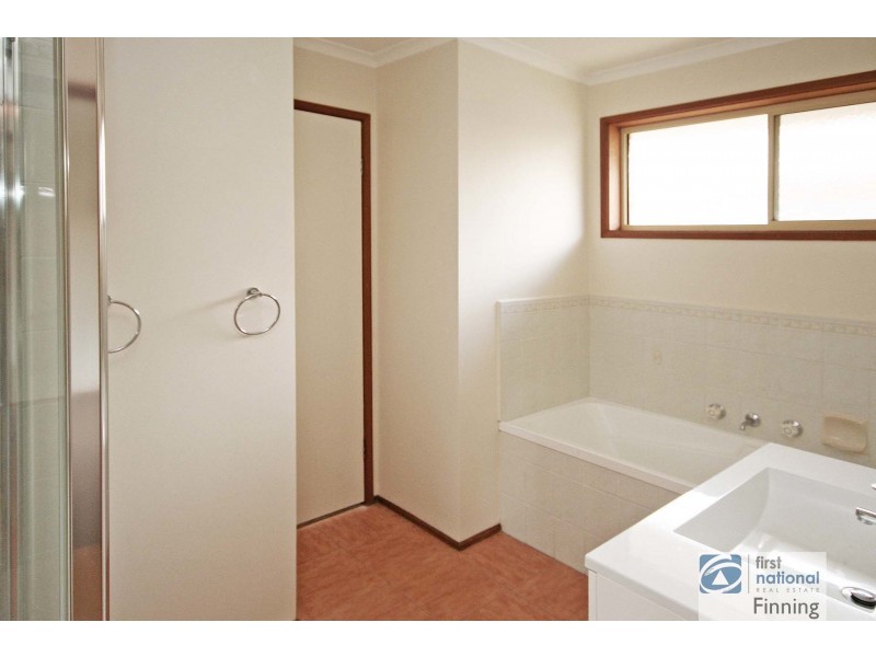 19 Balmoral Way, Pakenham VIC 3810