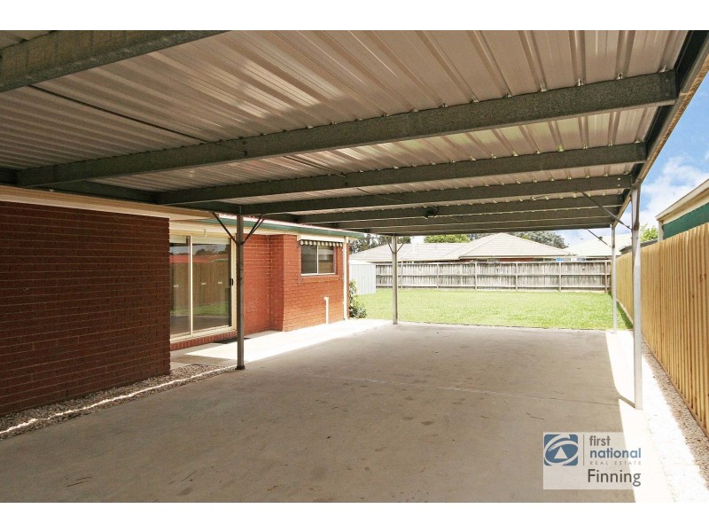 19 Balmoral Way, Pakenham VIC 3810