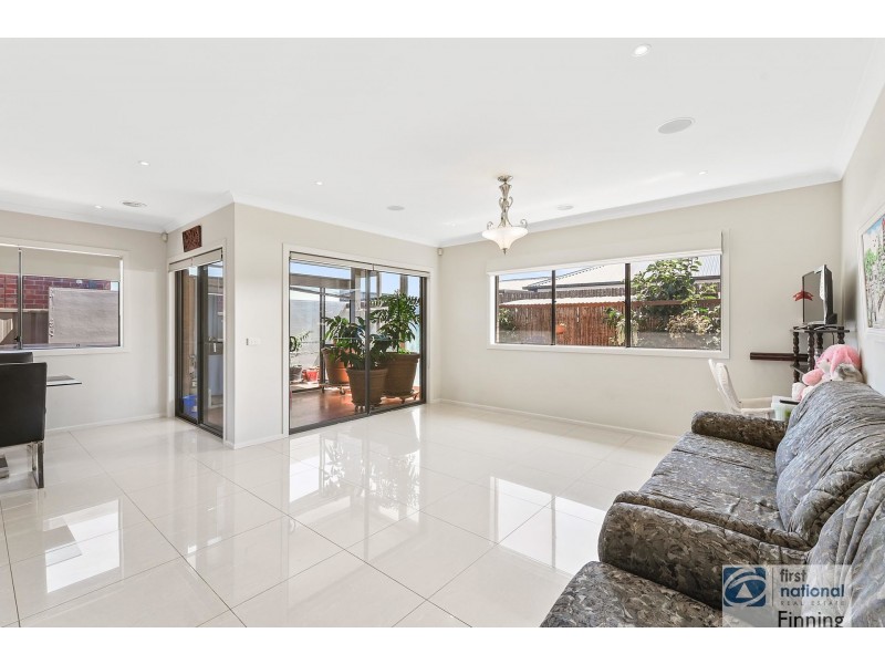 5 Braestar Street, Cranbourne VIC 3977