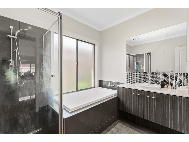 5 Braestar Street, Cranbourne VIC 3977