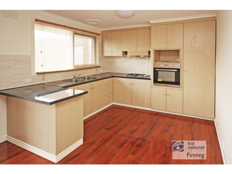 2/18 Duff Street, Cranbourne VIC 3977