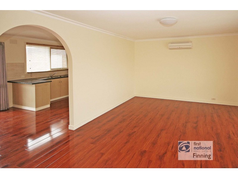 2/18 Duff Street, Cranbourne VIC 3977