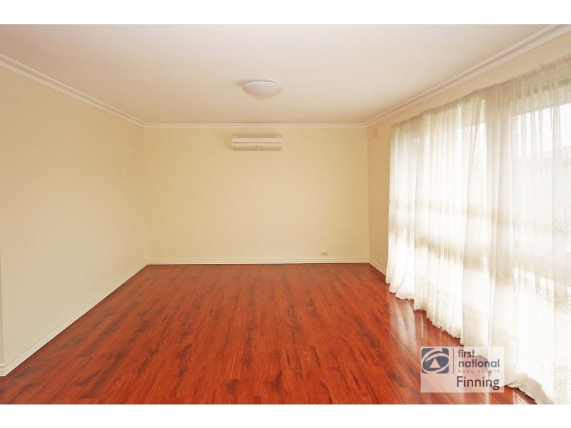 2/18 Duff Street, Cranbourne VIC 3977