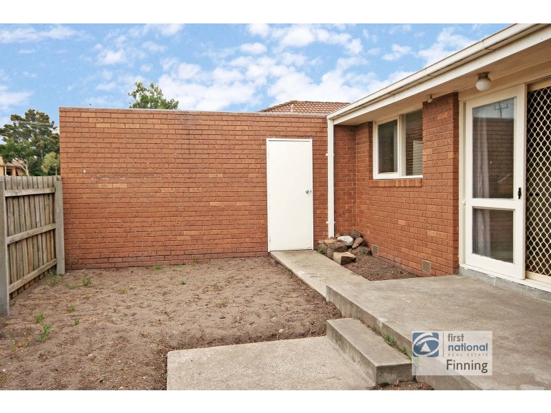 2/18 Duff Street, Cranbourne VIC 3977