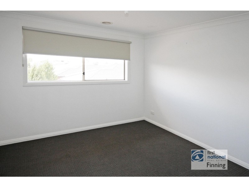 82 Thunderbolt Drive, Cranbourne East VIC 3977