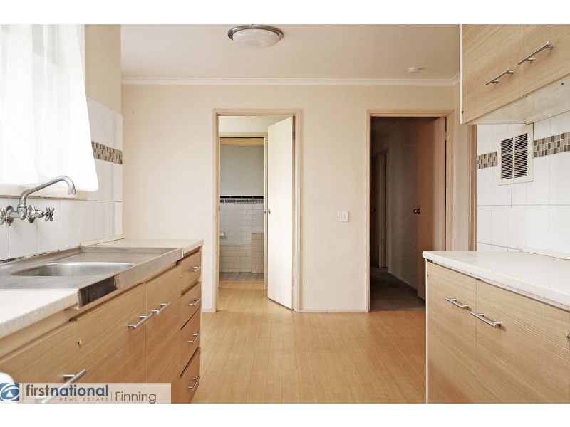 6 Valepark Crescent, Cranbourne VIC 3977