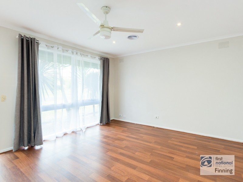 24 Ruffy Drive, Cranbourne VIC 3977