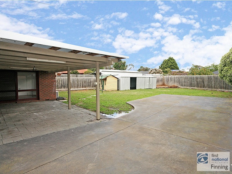 24 Ruffy Drive, Cranbourne VIC 3977