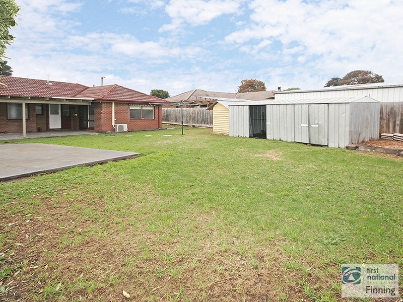 24 Ruffy Drive, Cranbourne VIC 3977