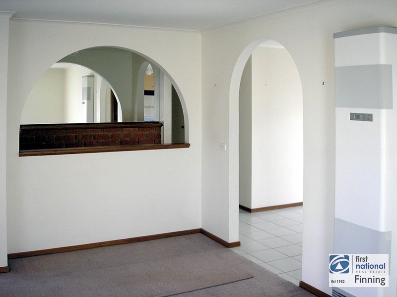 32 Strafford Avenue, Cranbourne VIC 3977