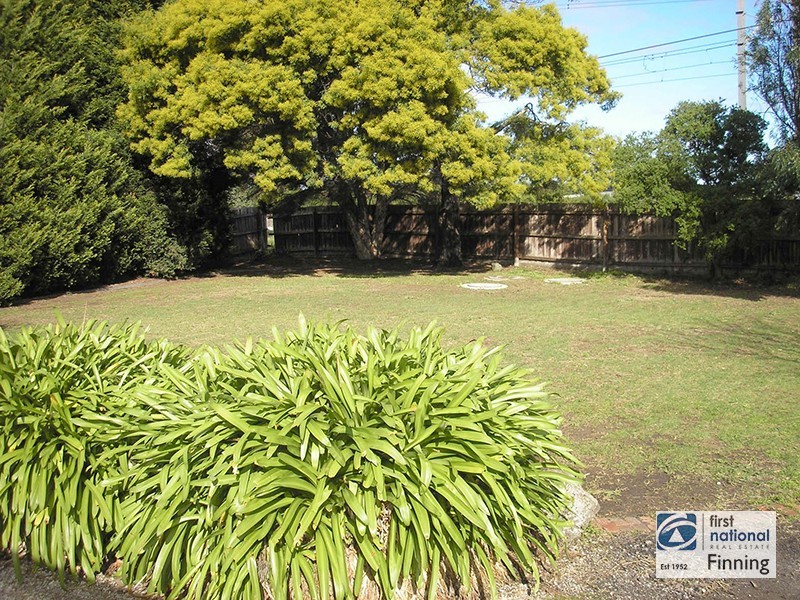 32 Strafford Avenue, Cranbourne VIC 3977