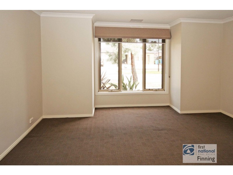 44 Sabel Drive, Cranbourne North VIC 3977