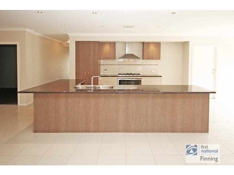 44 Sabel Drive, Cranbourne North VIC 3977