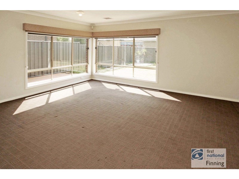 44 Sabel Drive, Cranbourne North VIC 3977