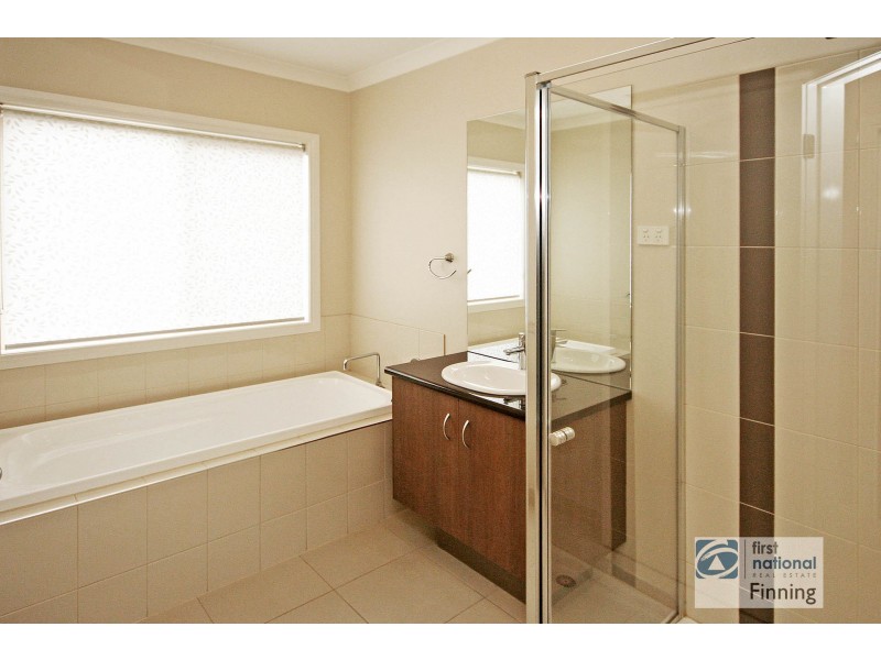 44 Sabel Drive, Cranbourne North VIC 3977