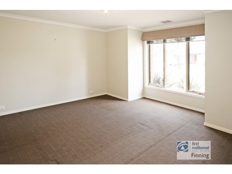 44 Sabel Drive, Cranbourne North VIC 3977