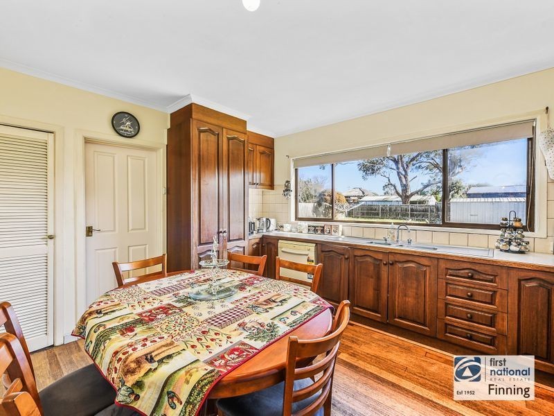 9 Highview Avenue, Cranbourne VIC 3977