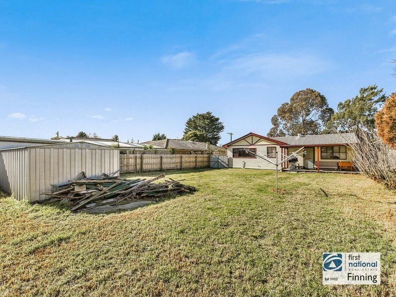 9 Highview Avenue, Cranbourne VIC 3977