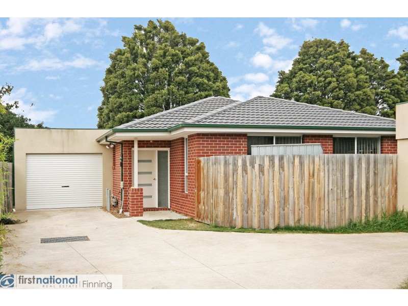 2/8 Carol Avenue, Cranbourne VIC 3977