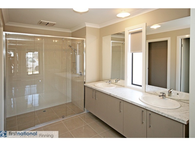 20 Emery Drive, Clyde North VIC 3978